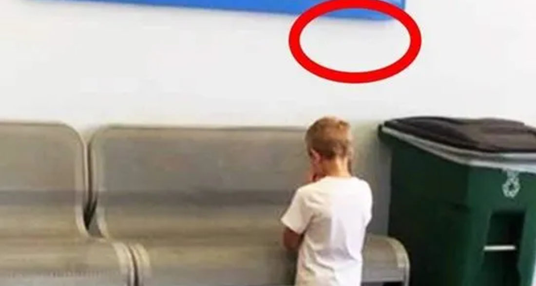 Mom discovers son kneeling in prayer in Walmart