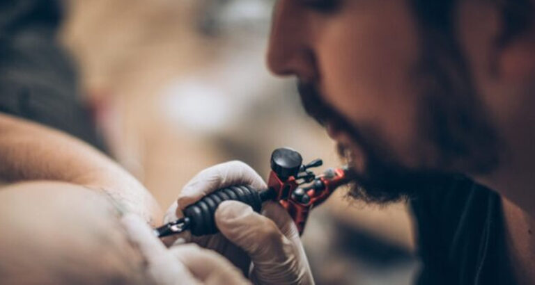 Unemployed dad with face tattoo begs for job