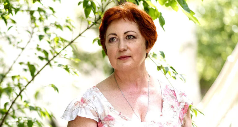 My Mother Married My Fiancé’s Dad Just Weeks Before My Wedding and Demanded I Cancel It – She Never Expected What I’d Do in Return