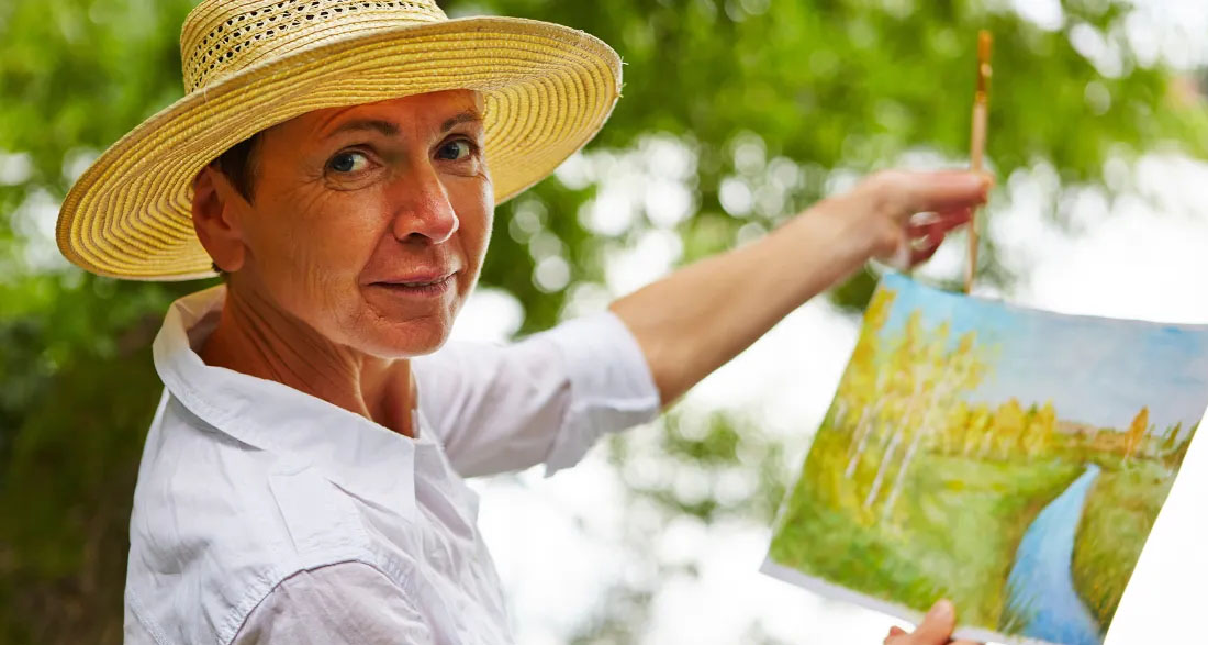 Father Got Mad When Mom Painted Instead of Doing Chores – What I Saw in Her House after the Divorce Made Me Gasp