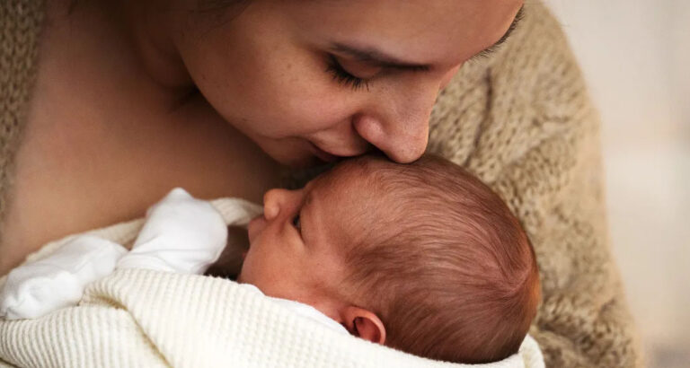 My Newborn Was Screaming in the ER When a Man in a Rolex Said I Was Wasting Resources – Then the Doctor Burst Into the Room and Stunned Everyone