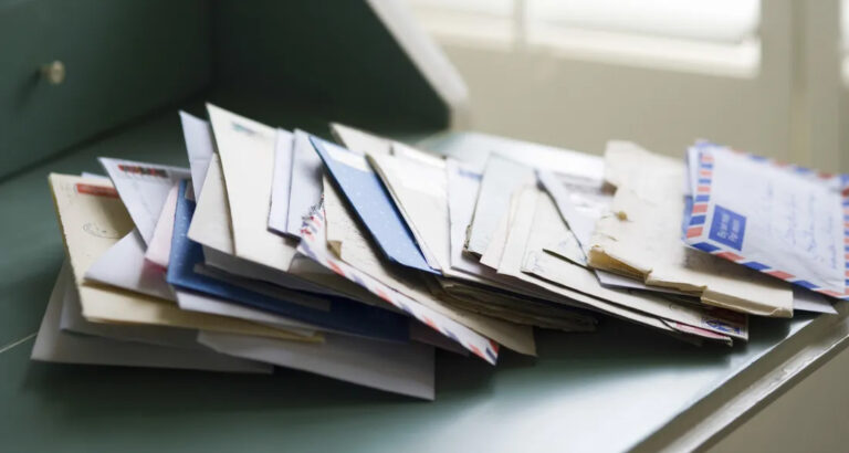 After 20 Years, Postman Finally Brought Lonely Old Man Dozens of Lost Letters Meant for Him — Story of the Day