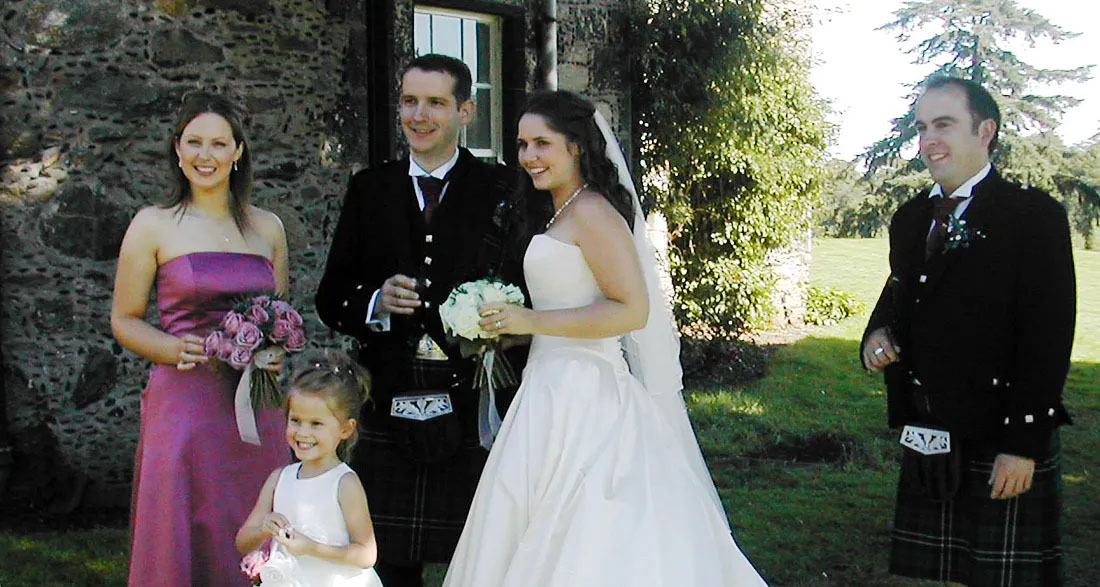 My Dad’s Girlfriend Tried to Upstage Me at My Own Wedding – So I Turned the Tables on Her and Everyone Applauded