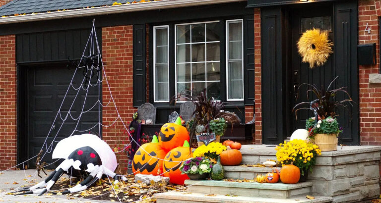 My Neighbor Egged My Car for Blocking the View of His Halloween Display – so I Prepared a ‘Surprise’ He Won’t Forget
