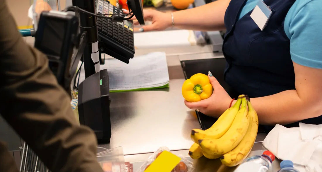 I Bought Lunch for a Pregnant Cashier After an Entitled Customer Yelled at Her – a Week Later, HR Called Me into Their Office