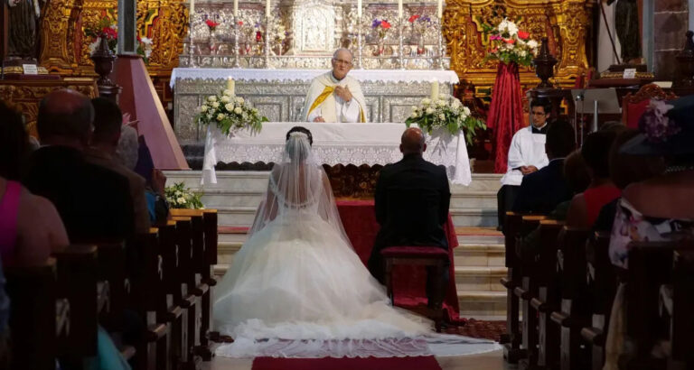 My Fiancée Ran Away from Our Wedding, Leaving Me at the Altar – Ten Years Later, I Got a Letter from Her That Made Me Cry