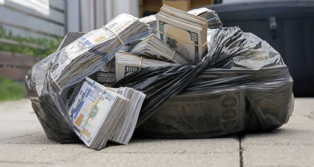 Poor Woman Found $50,000 on Her Doorstep, but the Truth Made Her Burn Every Dollar – Story of the Day