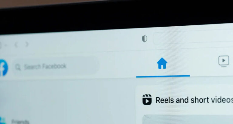 I Found a Facebook Post from a Young Woman Saying, ‘I’m Looking for My Mom!’ – And She Was My Carbon Copy