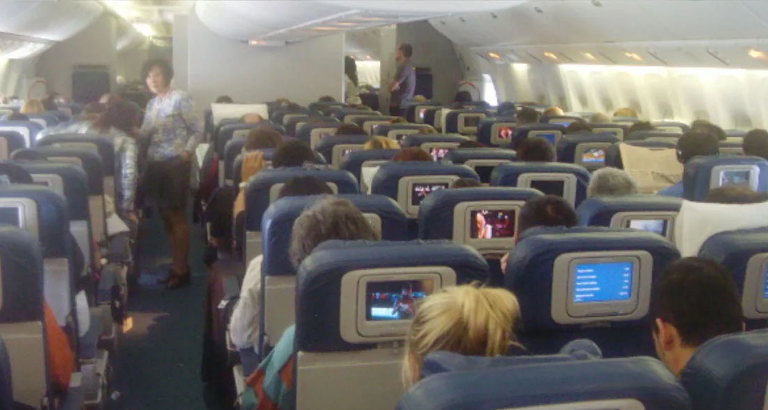 I Adopted Twins I Found Abandoned on a Plane – Their Mother Showed Up 18 Years Later and Handed Them a Document