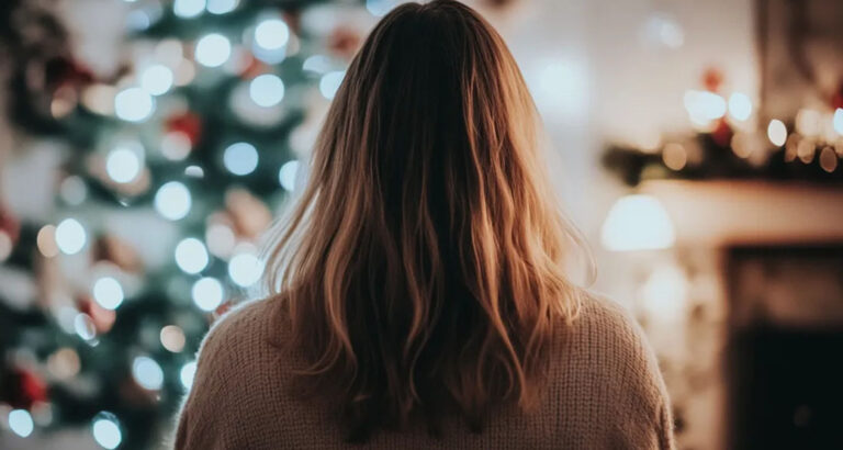 I Sent Out Christmas Postcards This Year – Soon After, I Received a Text Saying, ‘Hon, That’s Not Your Hubby in the Pic!’