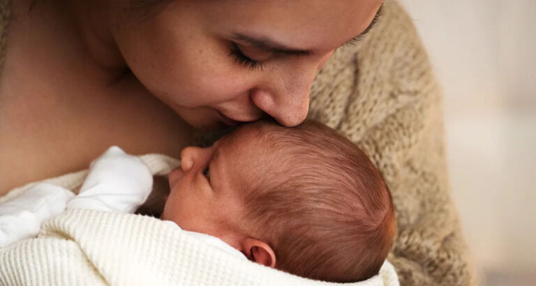 My Newborn Was Screaming in the ER When a Man in a Rolex Said I Was Wasting Resources – Then the Doctor Burst Into the Room and Stunned Everyone