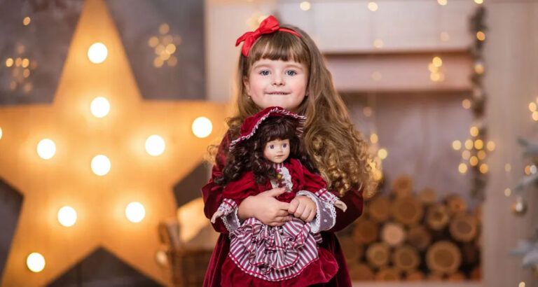 Twenty Years Ago, I Played Santa for a Little Girl – This Christmas, She Came Back for Me