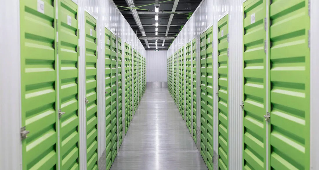 After 31 Years of Marriage, I Found a Key to a Storage Unit with Its Number in My Husband’s Old Wallet – I Went There Without Telling Him