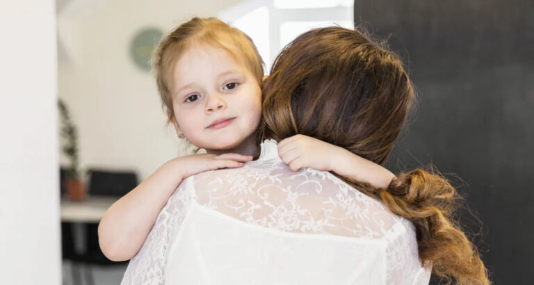 During My Wedding, My 7-Year-Old Daughter Tearfully Said, ‘Mom, Look at Daddy’s Arm! I Don’t Want a New Daddy!’ – What I Saw Left Me in Pure Shock