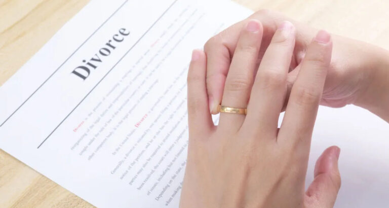 At My Mom’s 45th Birthday, My Dad Said, ‘You Passed Your Expiration Date,’ Handed Her Divorce Papers, and Left – A Year Later, She Had the Last Laugh