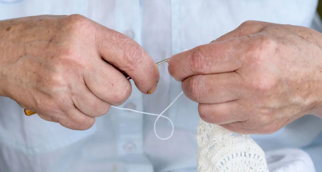 I Knitted My Wife’s Wedding Dress for Our Vow Renewal – When Guests Started Laughing at the Reception, She Took the Microphone and the Entire Room Fell Silent