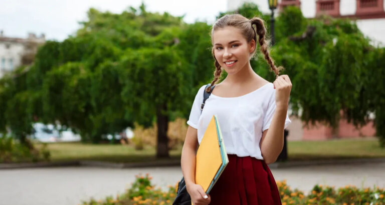 I Made My Prom Dress From My Dad’s Army Uniform in His Honor – My Stepmom Teased Me Until a Military Officer Knocked on the Door and Handed Her a Note That Made Her Face Turn Pale