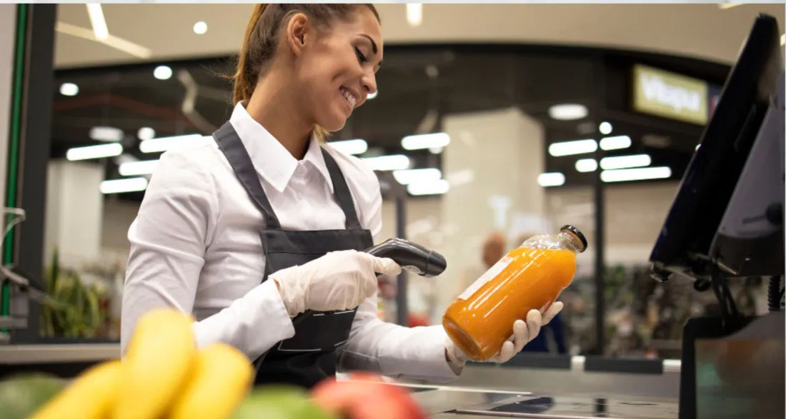 I Paid for an Elderly Man’s Bread After He Tried to Take It – The Next Morning, a Dozen Official Vehicles Showed Up at My House