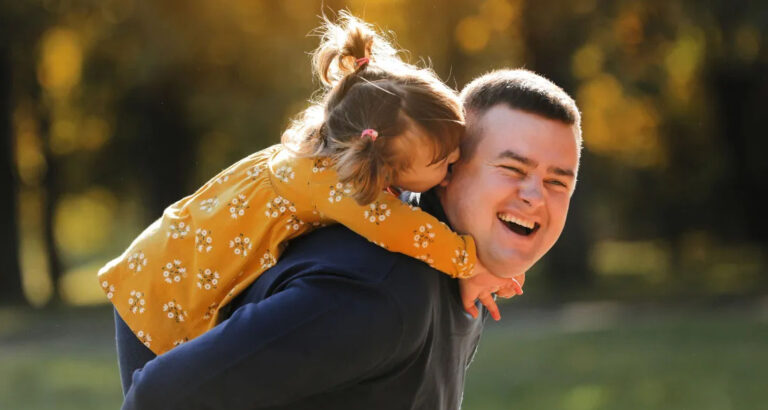 I Sewed My Daughter a Dress for Her Kindergarten Graduation from My Late Wife’s Silk Handkerchiefs – A Rich Classmate’s Mom Called Me ‘Pathetic’, but What Happened Next the Whole Town Would Never Forget