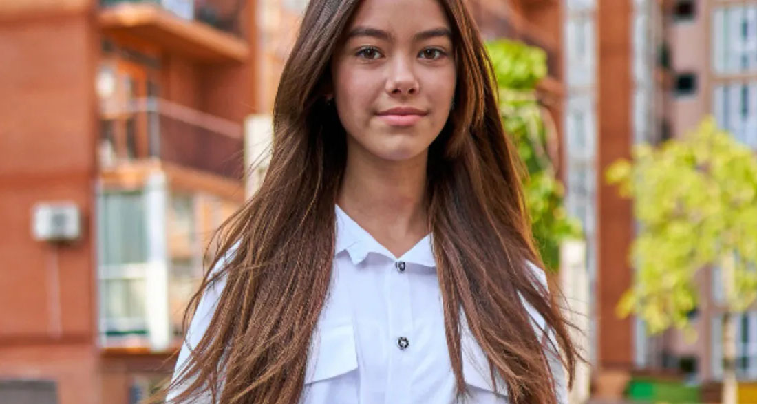 I Sewed a Dress From My Dad’s Shirts for Prom in His Honor – My Classmates Laughed Until the Principal Took the Mic and the Room Fell Silent