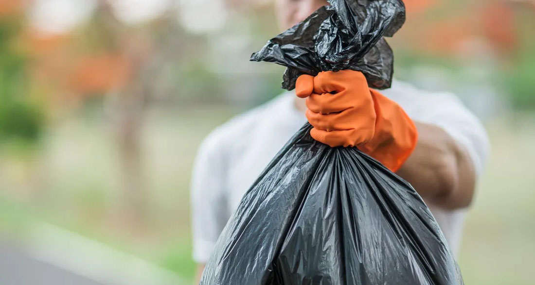 My Classmates Mocked Me for Being a Garbage Collector’s Son – on Graduation Day, I Said Something They’ll Never Forget