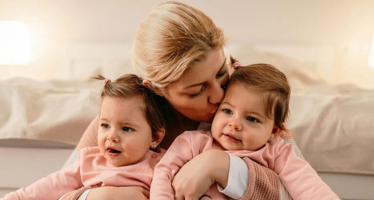 My Husband Kicked Me Out with Our Twin Daughters – 15 Years Later I Was Left Speechless When I Saw Him Again